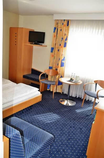 Hotel Garni Oberrhein Райнфельден Экстерьер фото